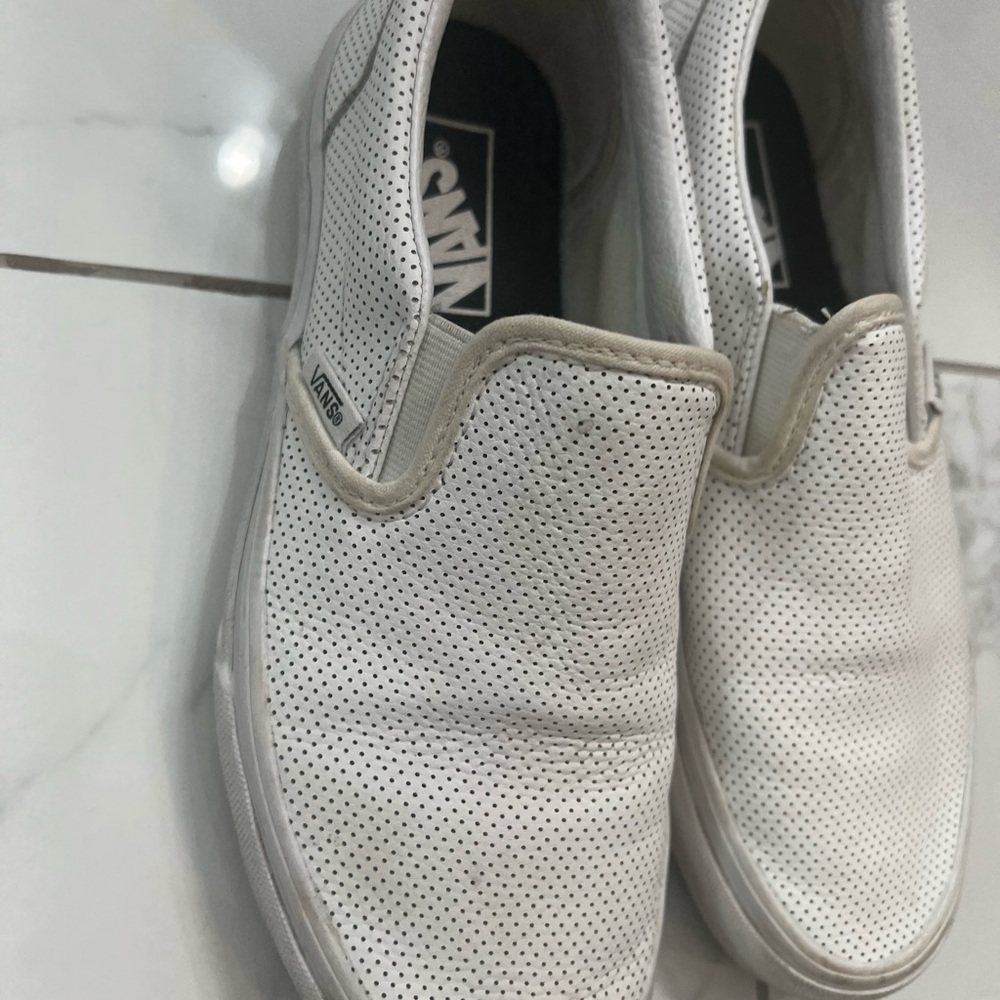 Vans - Picture 3 of 5